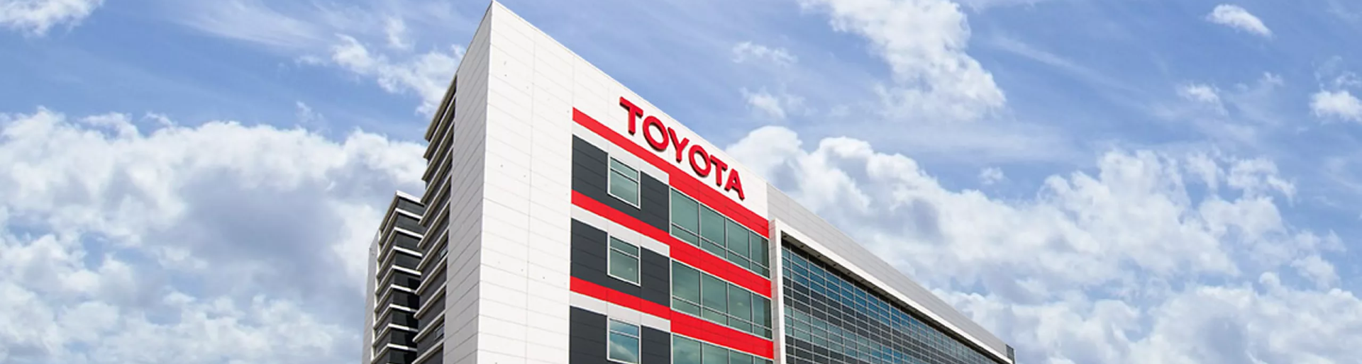 Изображение на странице TOYOTA ПОДВЕЛА ИТОГИ ПРОДАЖ В РОССИИ ЗА 2021 ГОД Тойота Центр Челябинск Север